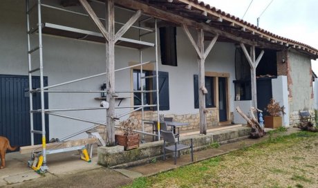 Repeindre la façade de sa maison par un artisan peintre à Bourg-en-Bresse 